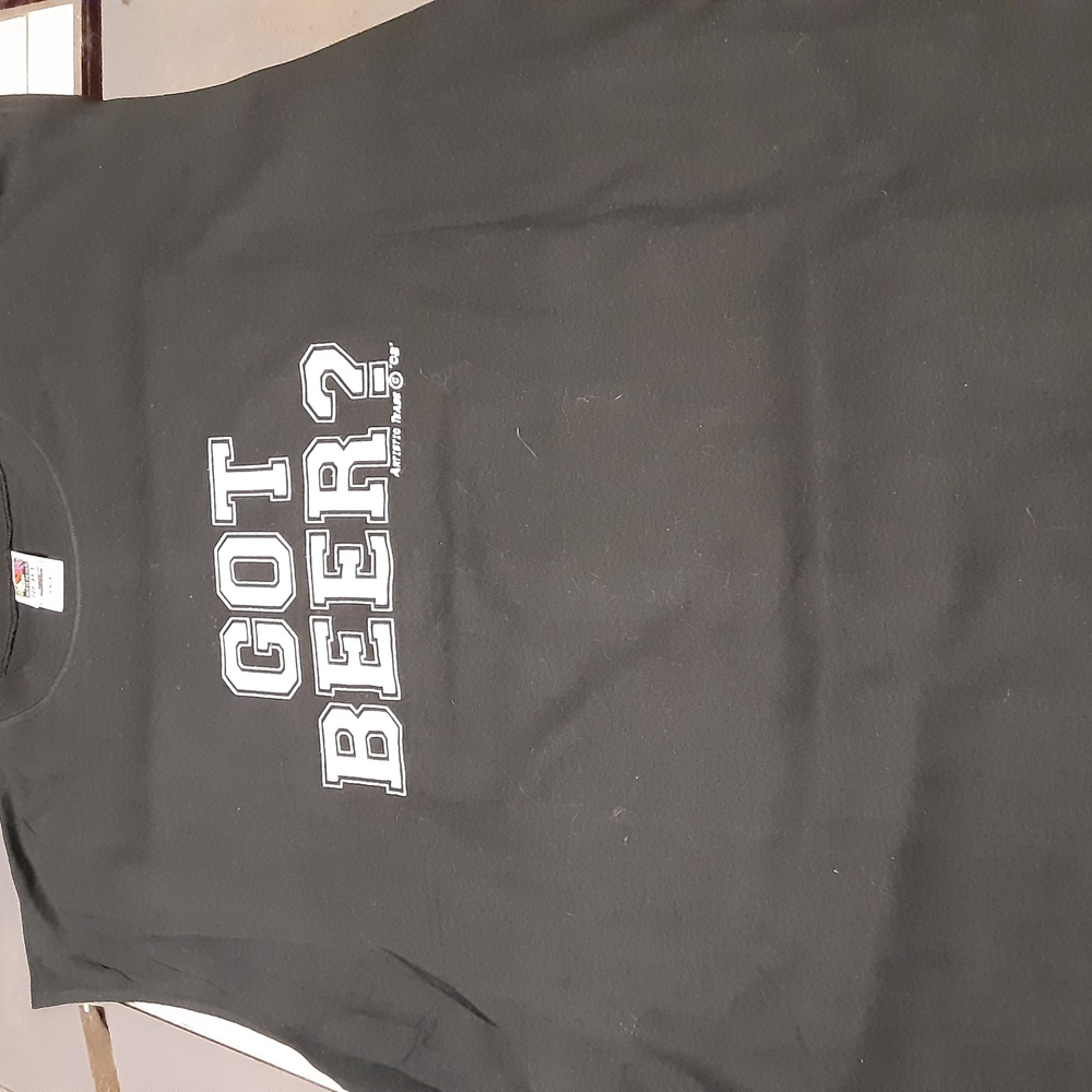 XL, BLACK, SLEEVELESS T-shirt With "Got Beer" On Front Using COLLEGENT FONTS